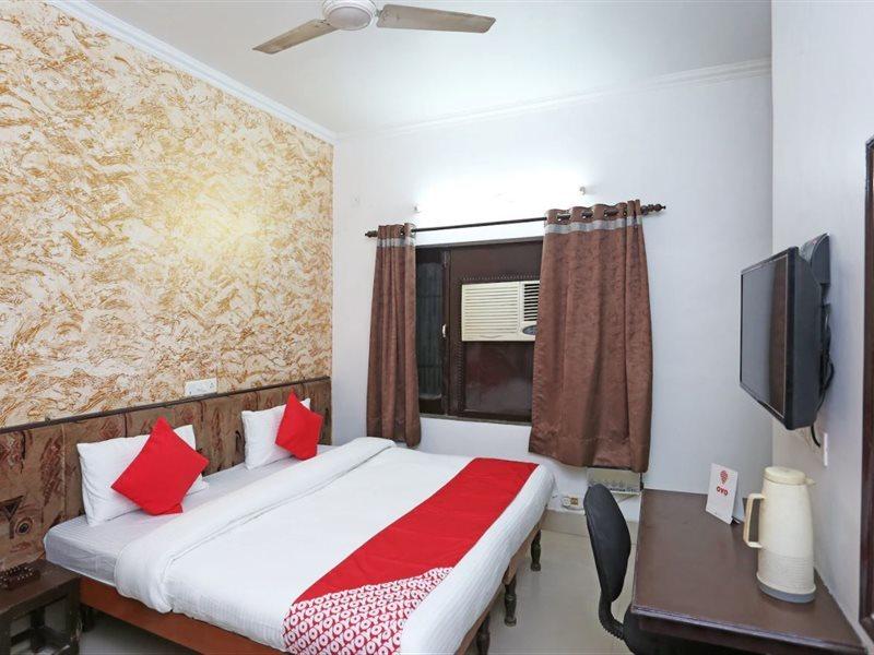 Oyo 7128 Hotel Rama Karnāl Zewnętrze zdjęcie