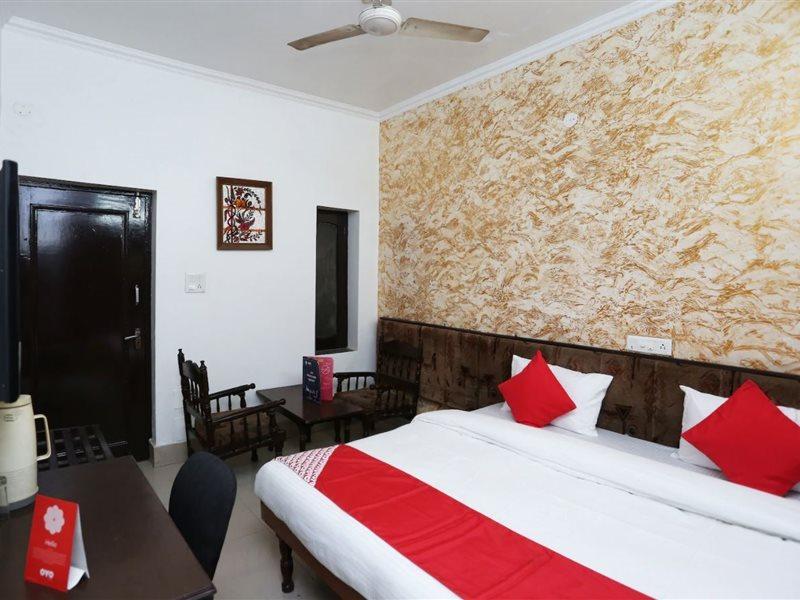 Oyo 7128 Hotel Rama Karnāl Zewnętrze zdjęcie