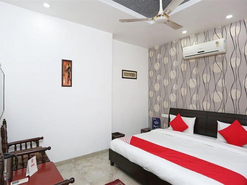 Oyo 7128 Hotel Rama Karnāl Zewnętrze zdjęcie