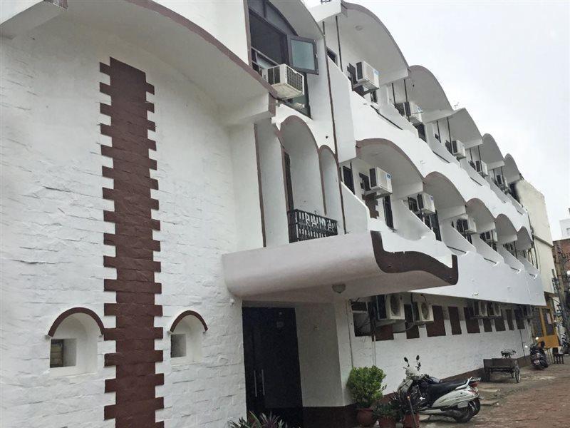 Oyo 7128 Hotel Rama Karnāl Zewnętrze zdjęcie