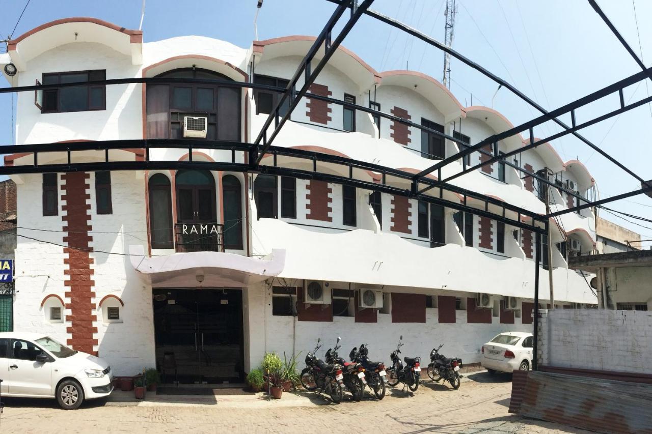 Oyo 7128 Hotel Rama Karnāl Zewnętrze zdjęcie